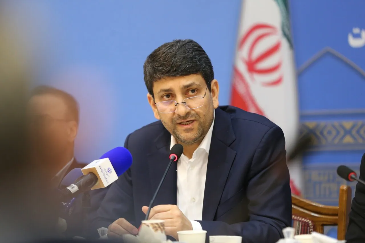 وزیر ارتباطات: استقلال مالی پیام‌رسان‌های داخلی در اولویت قرار گیرد